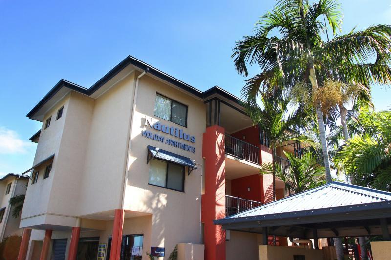 Nautilus Holiday Apartments Port Douglas Buitenkant foto